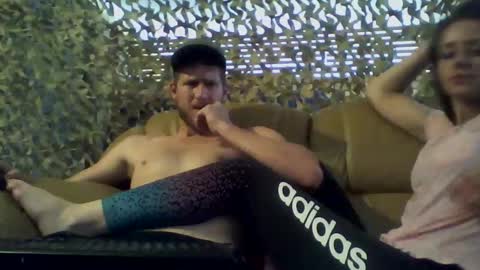 4bdn couple online show from February 14, 2025, 12:36 pm