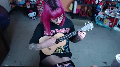 Miss Mia online show from February 2, 2026, 2:38 pm