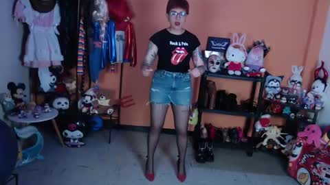 Miss Mia online show from June 9, 2026, 10:21 pm