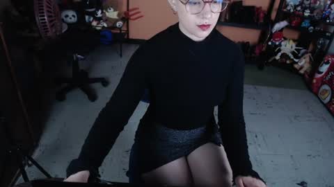 Miss Mia online show from July 4, 2026, 12:11 pm