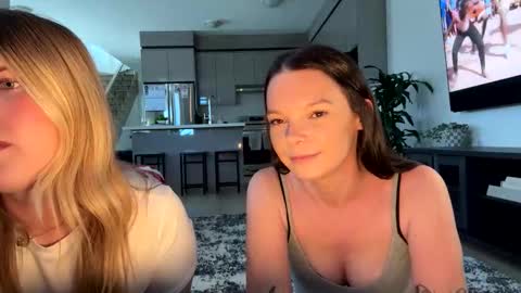 MissMia online show from May 21, 2026, 3:52 pm