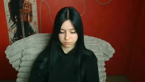 Mia online show from March 9, 2026, 12:31 pm