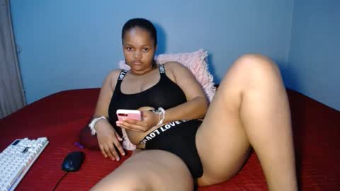Snapshot of missmimmi69 chatting on January 27, 2025, 7:56 am mimmi online show from January 27, 2025, 7:56 am