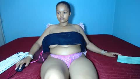 Snapshot of missmimmi69 chatting on February 4, 2025, 12:22 pm mimmi online show from February 4, 2025, 12:22 pm