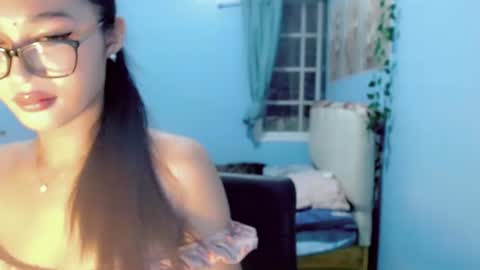 missminervaa online show from March 12, 2026, 3:29 pm