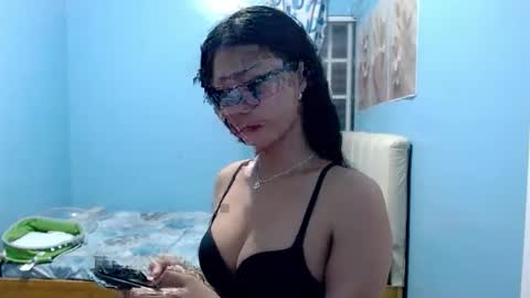 missminervaa online show from April 18, 2026, 7:07 pm