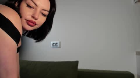   online show from September 30, 2025, 12:10 pm