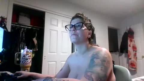 MissMona online show from April 17, 2026, 10:29 am