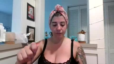 MissMona online show from May 31, 2026, 10:11 pm