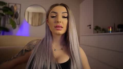 Snapshot of missobsidian chatting on February 3, 2026, 9:20 pm Miss Obsidian online show from February 3, 2026, 9:20 pm