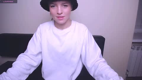 Snapshot of missoliviaa_ chatting on December 14, 2024, 1:16 pm Olivia online show from December 14, 2024, 1:16 pm