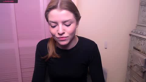 Snapshot of missoliviaa_ chatting on December 22, 2024, 7:44 am Olivia online show from December 22, 2024, 7:44 am