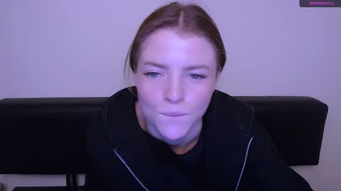 Snapshot of missoliviaa_ chatting on December 27, 2024, 11:50 am Olivia online show from December 27, 2024, 11:50 am