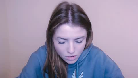 Snapshot of missoliviaa_ chatting on January 14, 2025, 3:04 pm Olivia online show from January 14, 2025, 3:04 pm