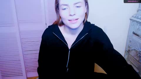 Snapshot of missoliviaa_ chatting on January 24, 2025, 5:53 pm Olivia online show from January 24, 2025, 5:53 pm