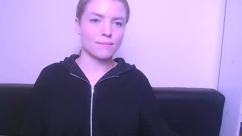 Snapshot of missoliviaa_ chatting on February 3, 2025, 10:58 am Olivia online show from February 3, 2025, 10:58 am