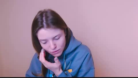 Snapshot of missoliviaa_ chatting on February 7, 2025, 9:26 am Olivia online show from February 7, 2025, 9:26 am