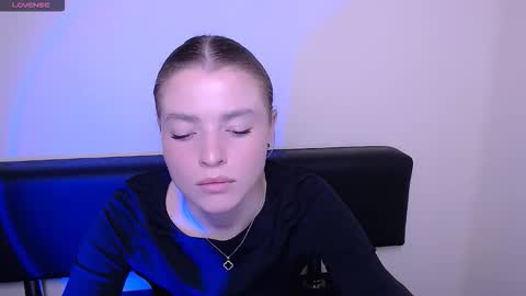 Snapshot of missoliviaa_ chatting on October 28, 2025, 1:58 pm Olivia online show from October 28, 2025, 1:58 pm