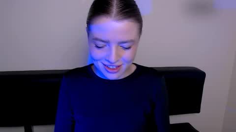 Olivia online show from December 20, 2025, 7:15 am