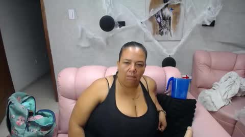 Snapshot of misspenelopenipples chatting on October 31, 2025, 12:17 pm Penelope online show from October 31, 2025, 12:17 pm