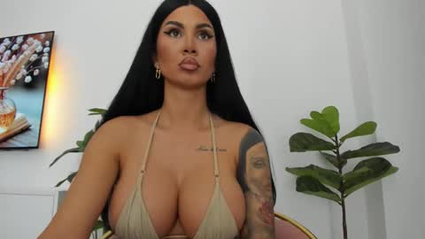 Snapshot of misspinkroom chatting on November 13, 2025, 8:52 pm Renata online show from November 13, 2025, 8:52 pm