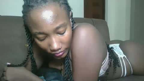 pretty gal online show from April 14, 2026, 8:26 pm