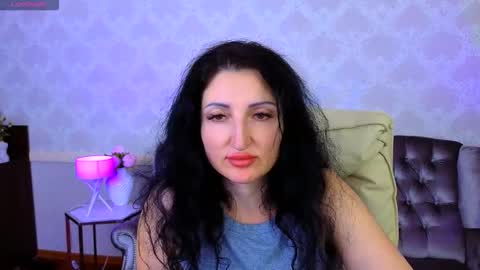missrossi online show from September 14, 2025, 12:37 pm