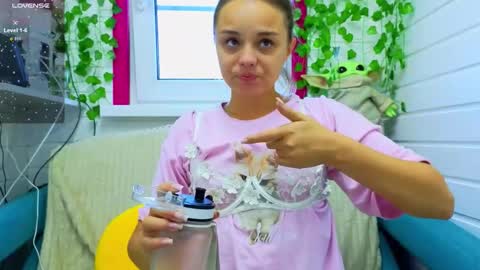 . online show from September 22, 2025, 6:15 am