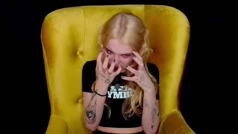 Misss Lola Angel online show from September 15, 2025, 2:28 pm