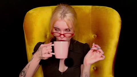 Misss Lola Angel online show from October 1, 2025, 3:29 pm