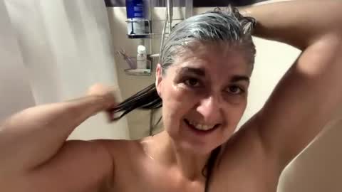 Snapshot of missspooky chatting on October 20, 2025, 11:10 am Miss Spooky Silverstacker online show from October 20, 2025, 11:10 am