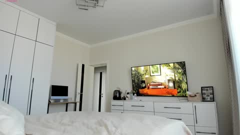 You can call me Pretty online show from March 12, 2026, 12:00 pm