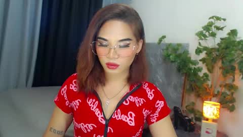 misstrishontop online show from February 9, 2025, 1:35 pm