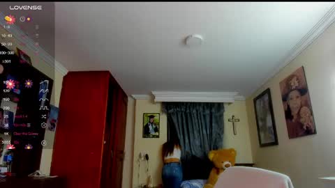 missvalery1 online show from May 6, 2026, 1:25 am