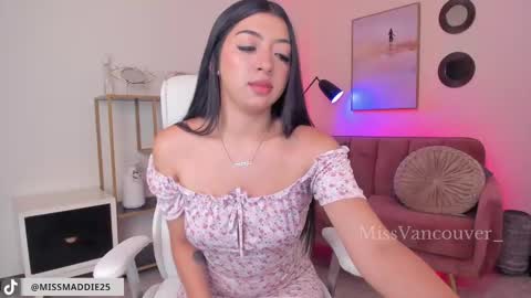 Snapshot of missvancouver_ chatting on February 11, 2025, 11:44 pm Mafe Jimenez online show from February 11, 2025, 11:44 pm