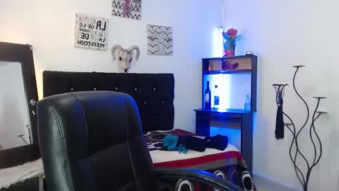 Snapshot of missy_eyess chatting on October 23, 2025, 11:31 am missy_eyess online show from October 23, 2025, 11:31 am