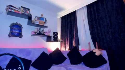 missyuliaslut online show from July 12, 2026, 7:43 am