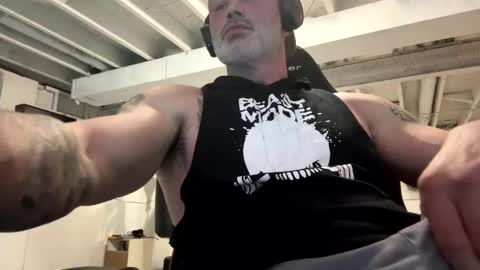 Snapshot of mister_bigg_dick chatting on January 28, 2025, 4:50 am AJ online show from January 28, 2025, 4:50 am