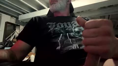 Snapshot of mister_bigg_dick chatting on October 29, 2025, 1:30 am AJ online show from October 29, 2025, 1:30 am