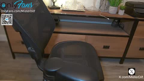 Snapshot of mister_dilf chatting on February 8, 2025, 2:49 pm MISTER DILF online show from February 8, 2025, 2:49 pm