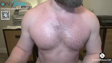 Snapshot of mister_dilf chatting on March 4, 2025, 9:54 pm MISTER DILF online show from March 4, 2025, 9:54 pm
