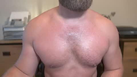 Snapshot of mister_dilf chatting on September 9, 2025, 1:43 pm MISTER DILF online show from September 9, 2025, 1:43 pm