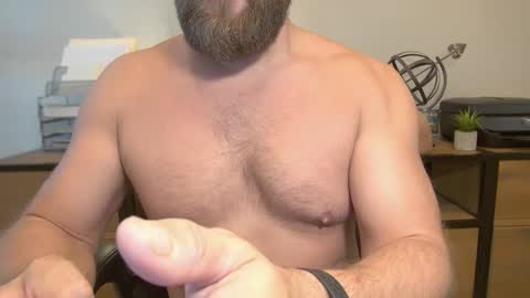 Snapshot of mister_dilf chatting on October 5, 2025, 1:31 pm MISTER DILF online show from October 5, 2025, 1:31 pm