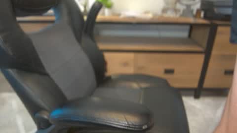 Snapshot of mister_dilf chatting on April 24, 2026, 3:47 pm MISTER DILF online show from April 24, 2026, 3:47 pm