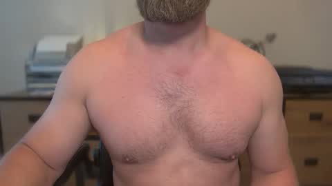 Snapshot of mister_dilf chatting on May 30, 2026, 4:15 pm MISTER DILF online show from May 30, 2026, 4:15 pm
