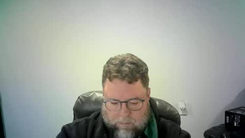 Mr. Happy online show from November 22, 2025, 7:18 am