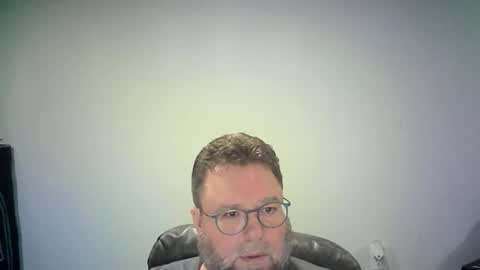 Mr. Happy online show from November 23, 2025, 7:52 am