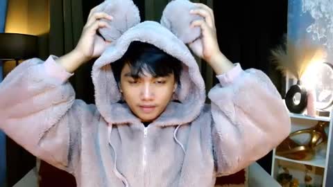 Snapshot of mister_officer chatting on December 8, 2024, 9:02 am SAINT SACHI will make your day online show from December 8, 2024, 9:02 am