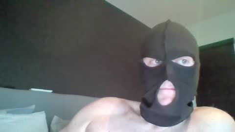 mister_tommm80 online show from February 5, 2025, 2:48 pm