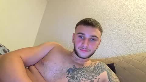 Brokebutcute online show from October 13, 2025, 9:04 pm